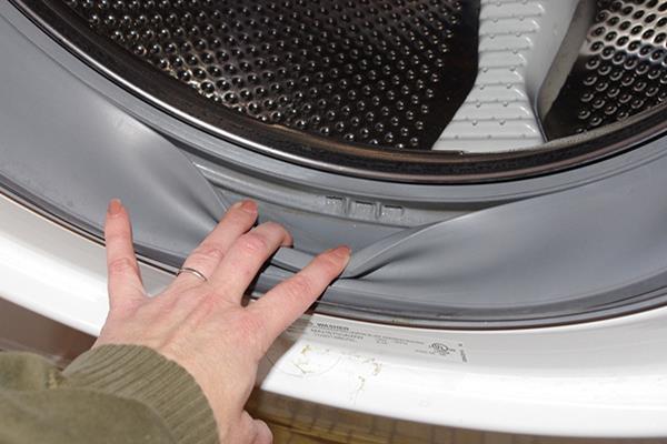 máy giặt rò rỉ nước